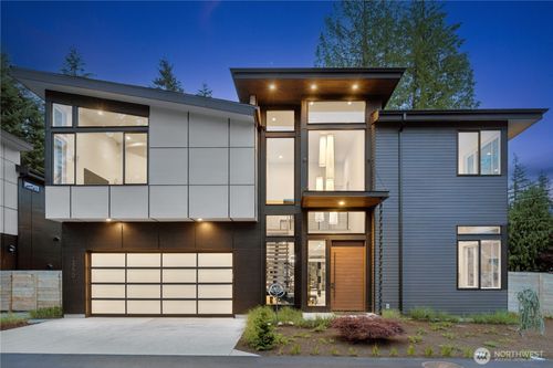 13220 Ne 70th St, Redmond, WA, 98052-9433 | Card Image