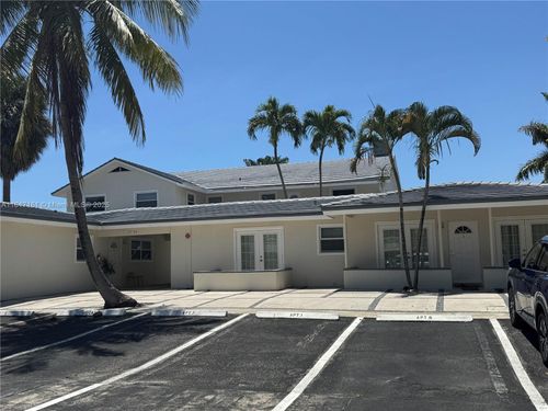 apt-4-2724 Ne 15th St, Fort Lauderdale, FL, 33304-1653 | Card Image