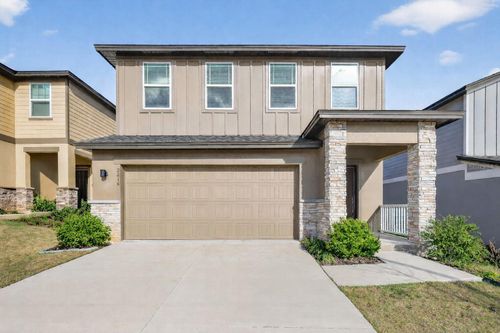 2216 Bear Peak Rd, MINNEOLA, FL, 34715-9306 | Card Image