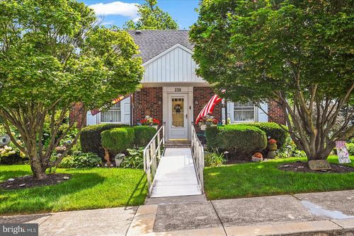 239 N 3rd St, NEW FREEDOM, PA, 17349-9436 | Card Image