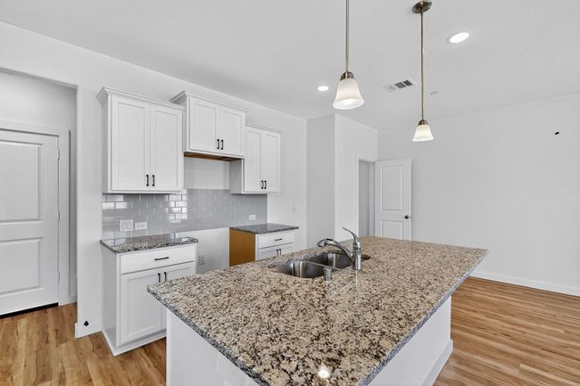 1812 Summer Aura, House other with 3 bedrooms, 3 bathrooms and null parking in Mesquite TX | Image 9