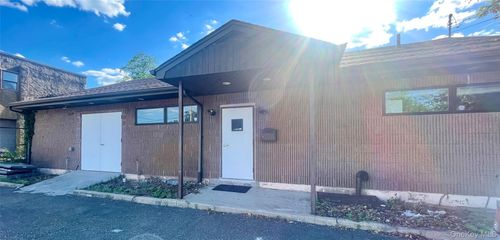 190 Margaretta Ave, Massapequa, NY, 11758-5574 | Card Image