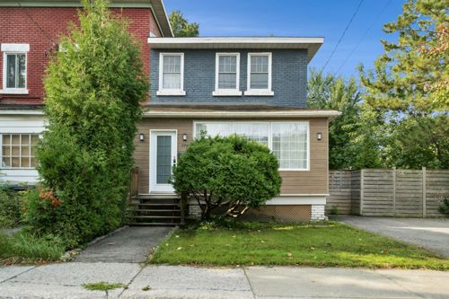 {{alt}} | Card Image