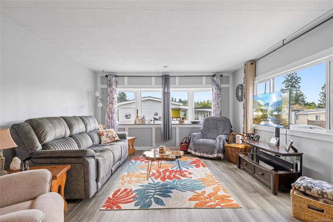 Living Room | Image 8