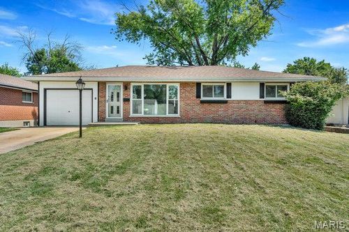 6 Tamma Ln, Hazelwood, MO, 63042-2128 | Card Image