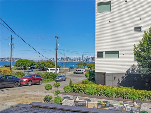 4011 Sw Maryland Pl, Seattle, WA, 98116-1725 | Card Image