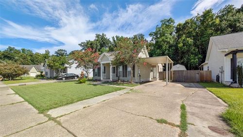 2735 Village Ct, Marrero, LA, 70072-8620 | Card Image
