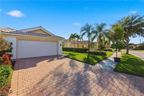 8144 Xenia Ln, NAPLES, FL, 34114 | Card Image