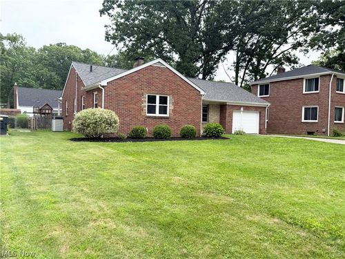 546 Belvedere Ave Ne, Warren, OH, 44483-5510 | Card Image