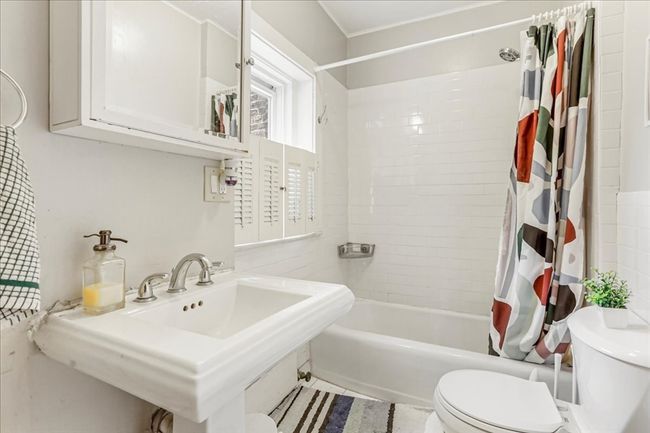 APT-37 - 1619 Massachusetts Ave, Condo with 3 bedrooms, 1 bathrooms and null parking in Cambridge MA | Image 12