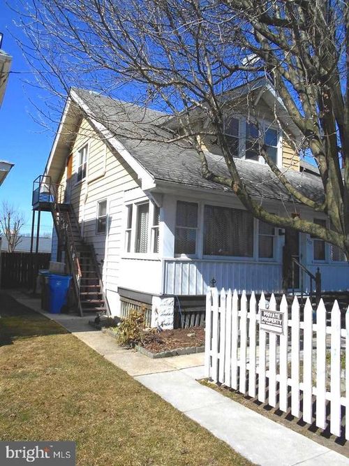 7321 N Radcliffe St, Bristol, PA, 19007-5901 | Card Image
