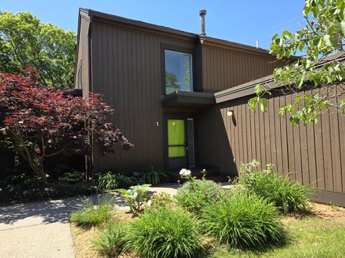 1 Westbury Ct, Ann Arbor, MI, 48105-1411 | Card Image