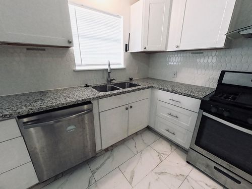 1720 17th Ave N, Texas City, TX, 77590-5342 | Card Image