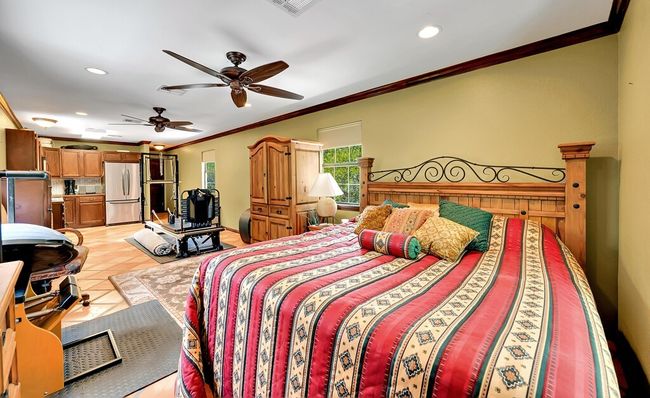 565 Lost Hunters Cyn, House other with 5 bedrooms, 5 bathrooms and 3 parking in China Spring TX | Image 75