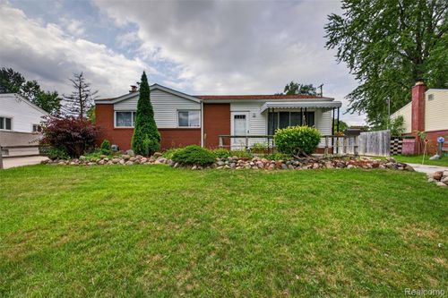 310 Tamarac Dr, Davison, MI, 48423-1938 | Card Image