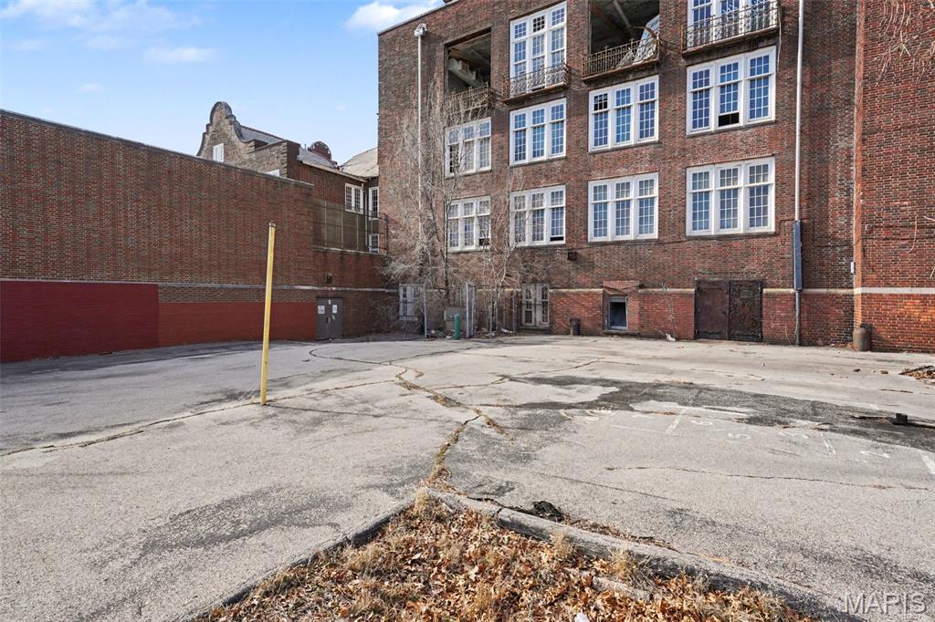 Commercial Sale in St Louis 2