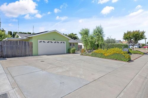 3325 W Laurel Avenue, Visalia, CA, 93277 | Card Image