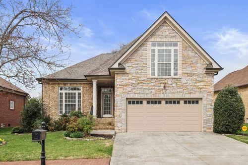 1148 Fairvue Village Ln, Gallatin, TN, 37066-7411 | Card Image