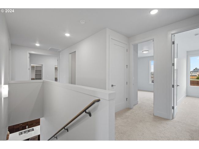 8870 Sw Mohegan Ln, House other with 5 bedrooms, 3 bathrooms and 3 parking in Tualatin OR | Image 19