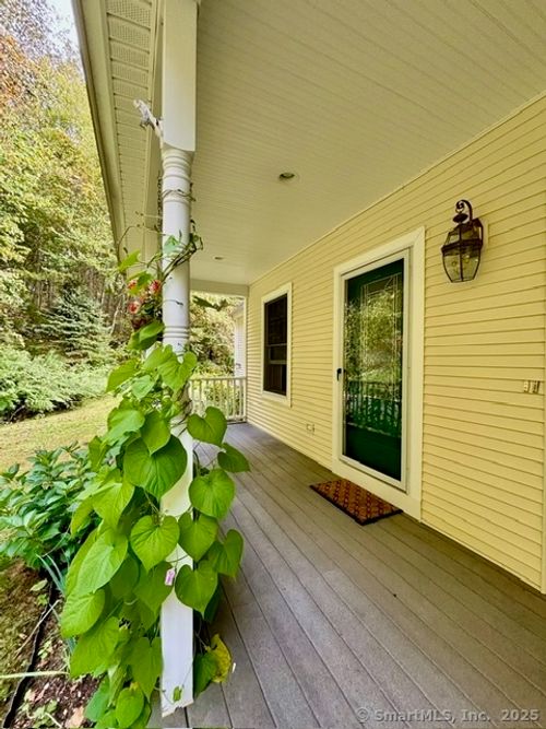 25 Park Rd, Ivoryton, CT, 06442-1228 | Card Image
