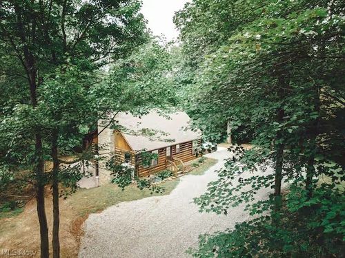 22916 Sams Creek Rd, Laurelville, OH, 43135-9427 | Card Image
