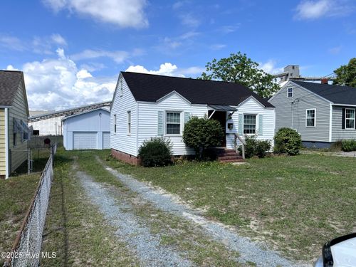 2066 Burnett Blvd, Wilmington, NC, 28401-6940 | Card Image