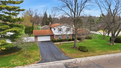 190 N Village Dr, Centerville, OH, 45459-2006 | Card Image