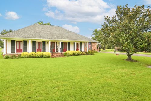 616 Parkside Dr, Thibodaux, LA, 70301-3877 | Card Image
