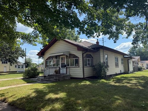 1002 8th Ave E, Oskaloosa, IA, 52577-3438 | Card Image