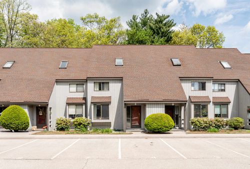 4 Harwich Ct, Merrimack, NH, 03054-3455 | Card Image