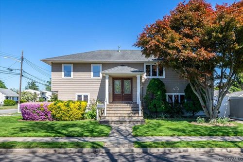 2 Prose St, Hicksville, NY, 11801-2316 | Card Image