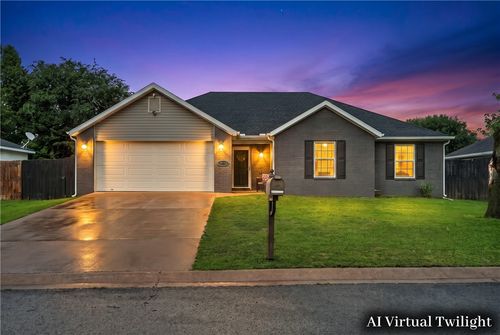 20752 Hillcrest Dr, Springdale, AR, 72764-8917 | Card Image