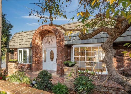 266 Park Ave, Long Beach, CA, 90803-3145 | Card Image