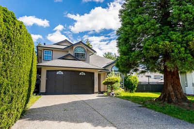 6481 Claytonwood Grove, House other with 4 bedrooms, 2 bathrooms and null parking in Surrey BC | Image 1