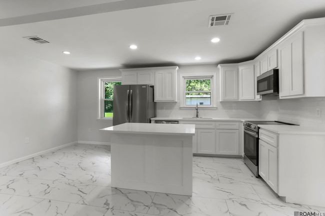 32875 Walker Rd N, House other with 4 bedrooms, 1 bathrooms and null parking in Walker LA | Image 4