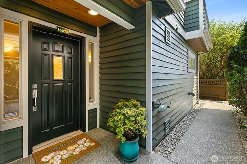 a-3607 22nd Avenue W, Seattle, WA, 98199 | Card Image