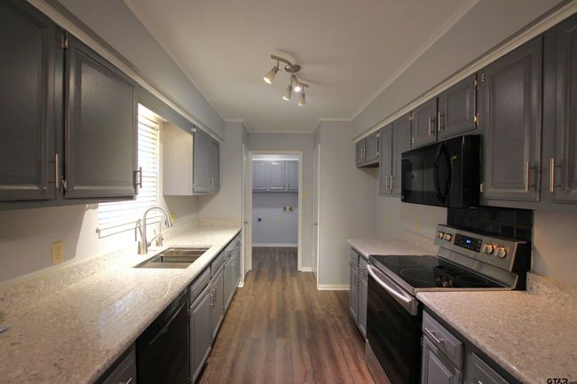 305 Lakeview St, House other with 3 bedrooms, 2 bathrooms and null parking in Whitehouse TX | Image 4