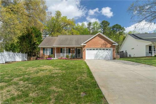 2477 Joshua Ln, Winston Salem, NC, 27127-7610 | Card Image