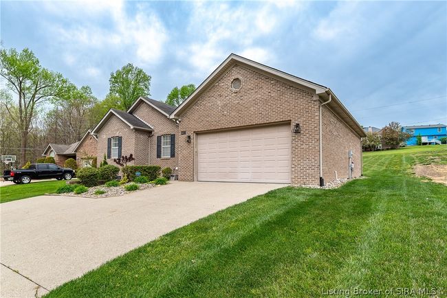 4652 Brush College Rd, Home with 4 bedrooms, 3 bathrooms and null parking in Floyds Knobs IN | Image 32