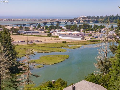 255 Ne Hillside Dr, Waldport, OR, 97394 | Card Image