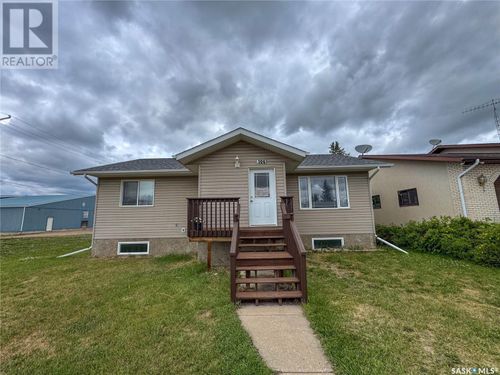 104 1 Ave E, Shellbrook, SK, S0J2E0 | Card Image