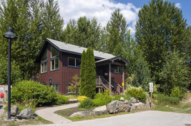 3 - 1444 Vine Road, Condo with 2 bedrooms, 1 bathrooms and 2 parking in Pemberton BC | Image 2