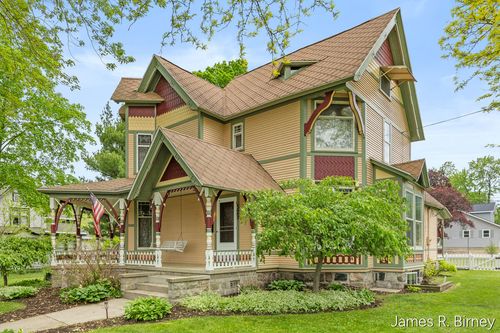 529 Avery St, Lowell, MI, 49331-1805 | Card Image