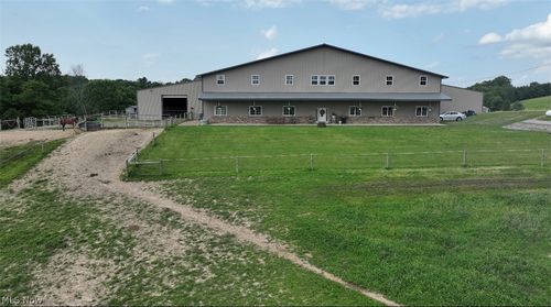 9918 Ridge Road Se, Uhrichsville, OH, 44683 | Card Image