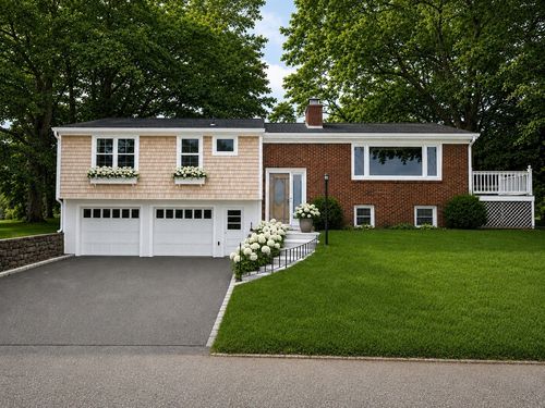10 Johnnycake Ln, Portsmouth, RI, 02871-4110 | Card Image