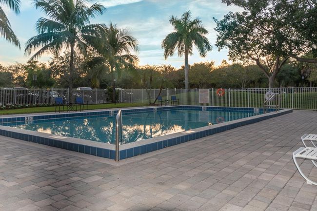 APT-302 - 120 Sparrow Dr, Condo with 2 bedrooms, 2 bathrooms and null parking in Royal Palm Beach FL | Image 16