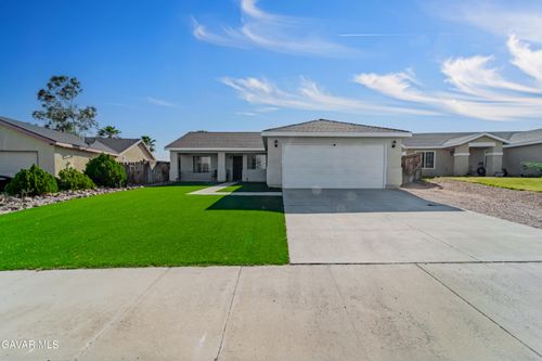 3817 Hatcher Pl, Rosamond, CA, 93560-6662 | Card Image