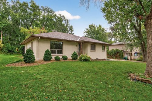 218 Deerwood Ln N, Plymouth, MN, 55441-6023 | Card Image