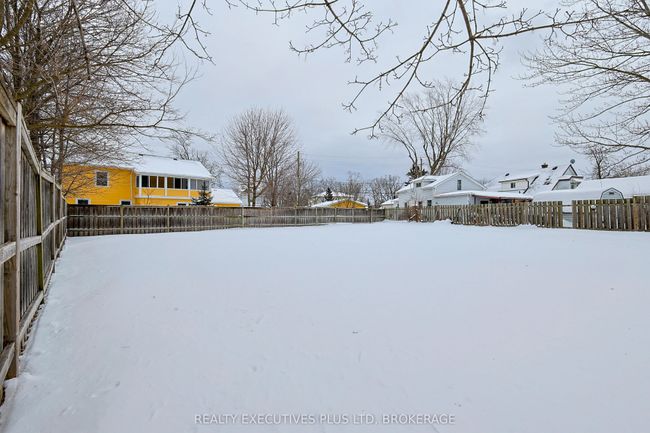7977 Portage Rd, Home with 0 bedrooms, 0 bathrooms and null parking in Niagara Falls ON | Image 5