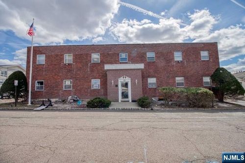 101 West St, Hillsdale, NJ, 07642-1421 | Card Image